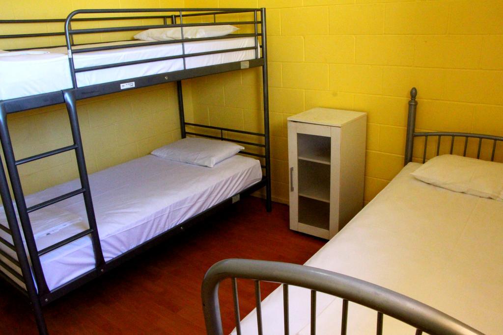 Caloundra Backpackers Albergue Habitación foto